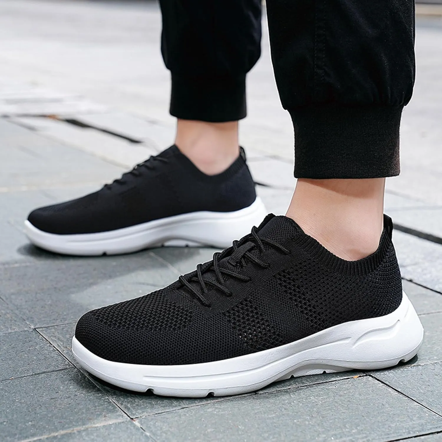 Men Sports Shoes Fashionable New Pattern Simple and Pure Color Mesh Breathable and Comfortable Flat Mens Sneaker