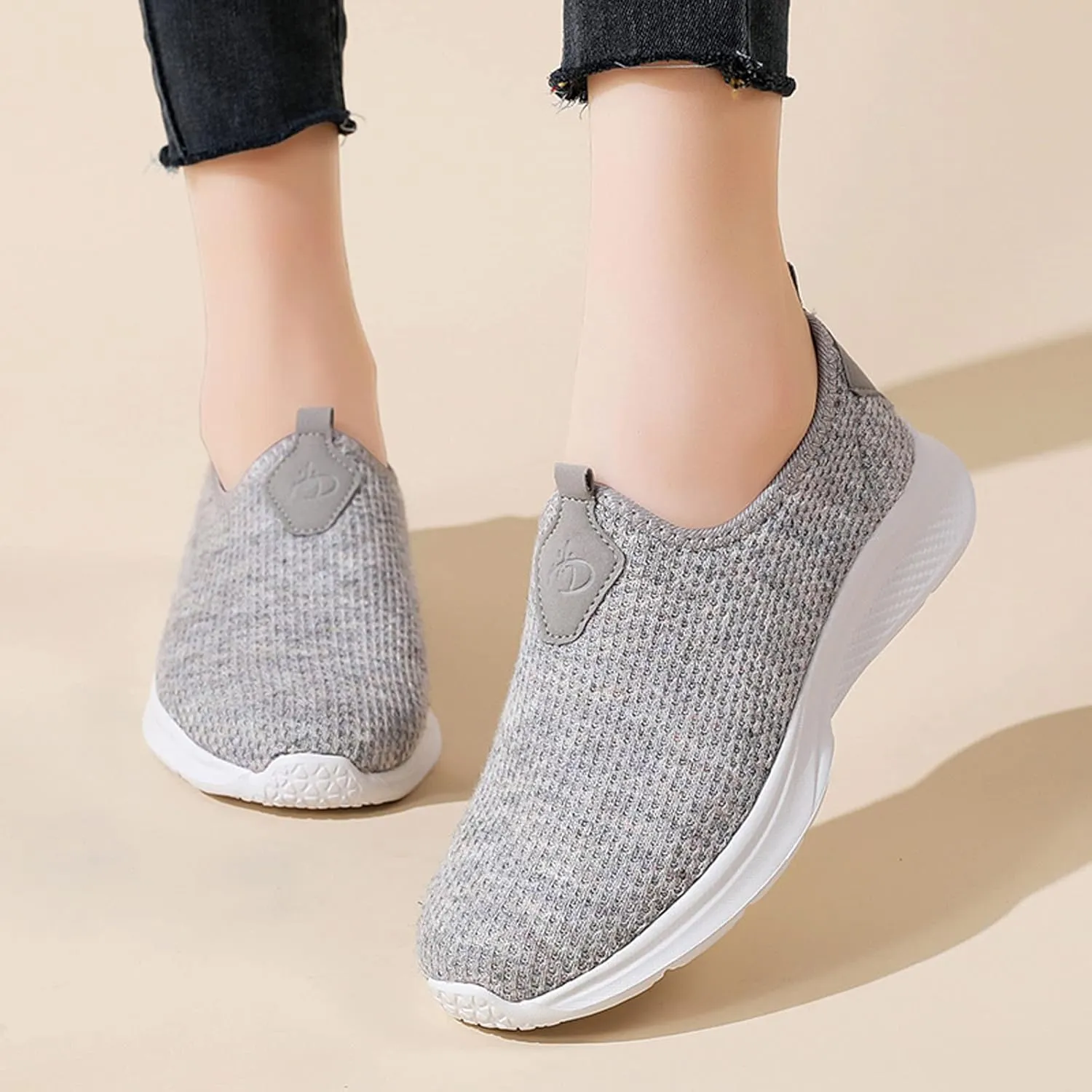 Women Lightweight Slip On Sneakers Casual Walking Shoes Comfortable Canvas Flats Non Slip Elastic Loafers