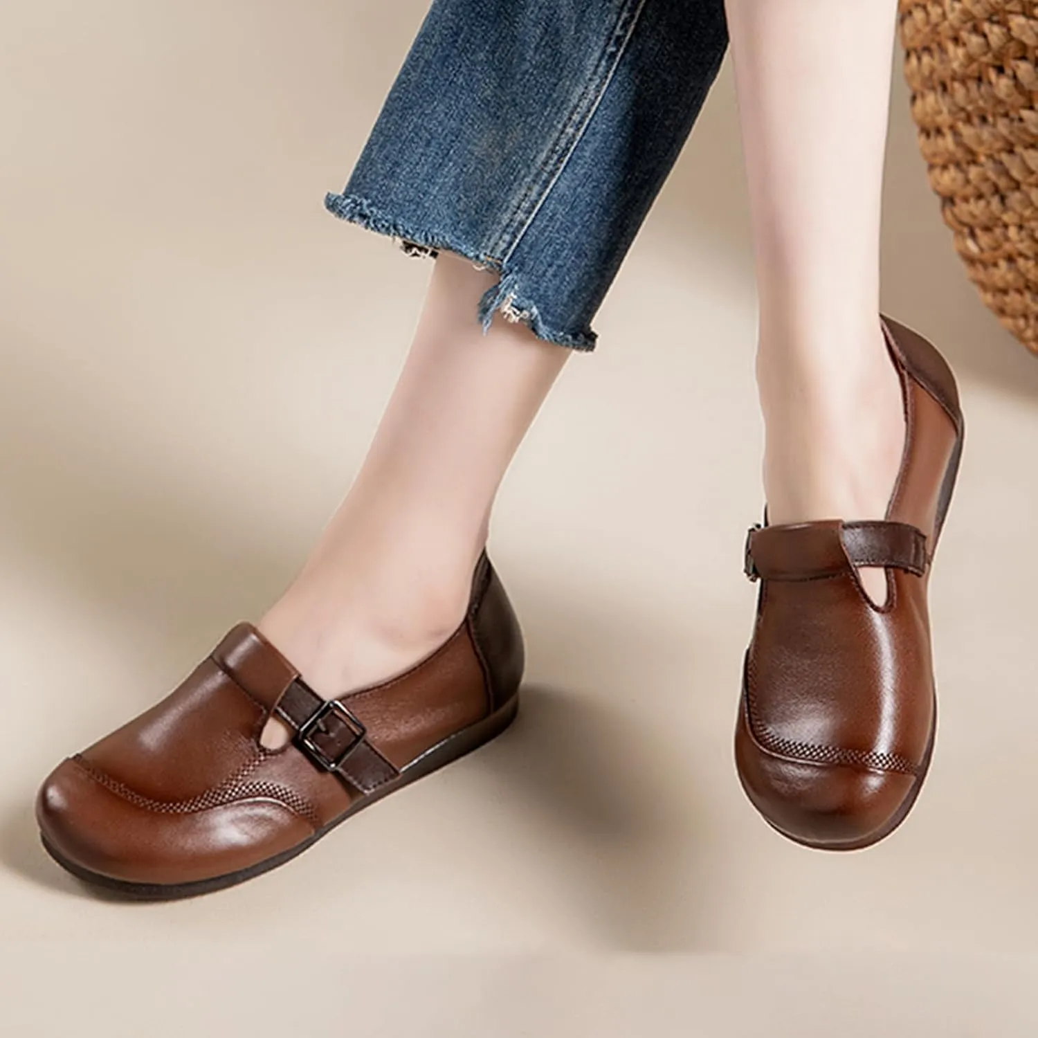 Women's Vintage Casual Leather Shoes,Comfortable Round Toe Hook & Loop Buckle Dressy & Trendy Walking Flat Loafers